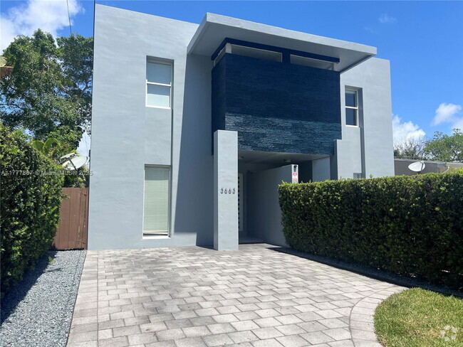 Building Photo - 3663 SW 15th St Rental