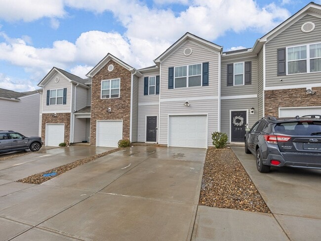 Photo - Modern living meets Convenience- Townhome in Greer, SC!