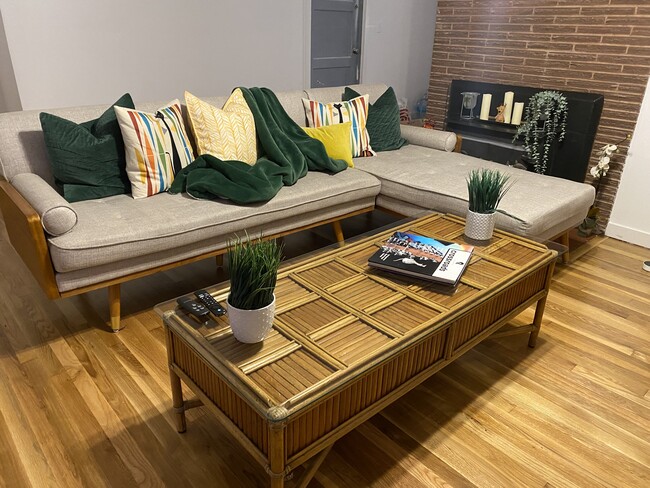 Building Photo - 9523 Maple Ave SW