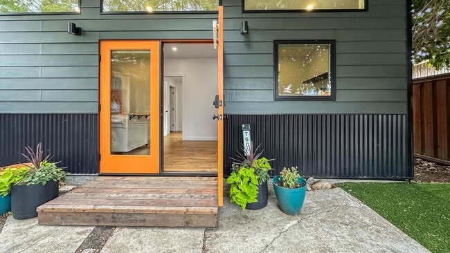 Building Photo - 760-22nd Unit 760A