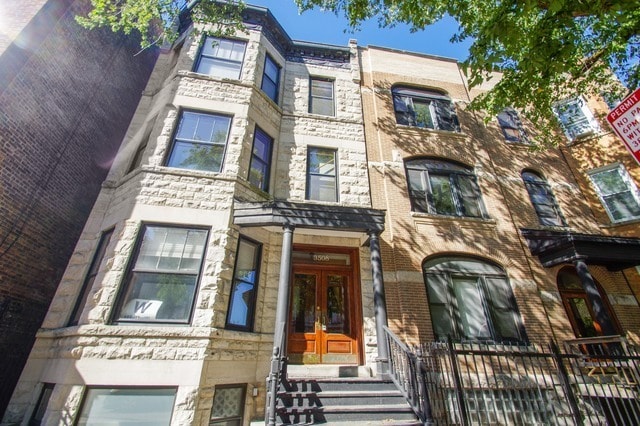 Building Photo - 3508 N Sheffield Ave Unit 1