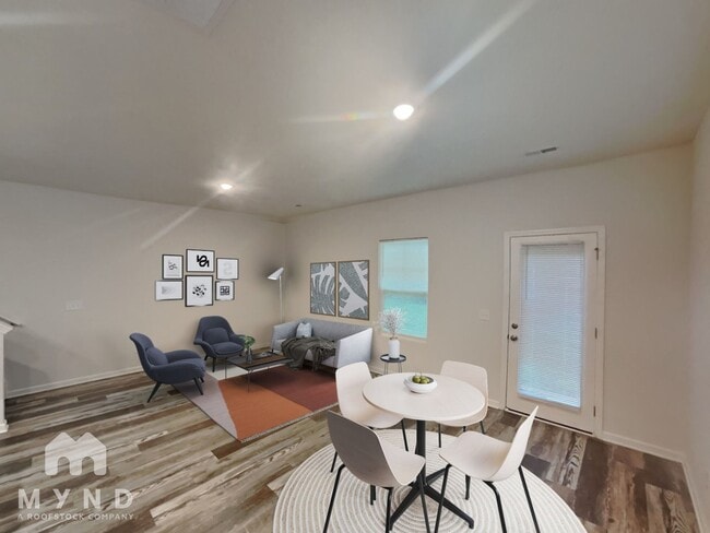 Photo - 476 Gray St