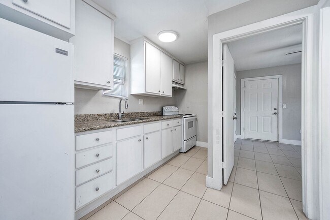 Photo - 1711 Fourcade St Unidad 10