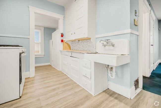 Building Photo - 1141 E 148th St Unit 1141 E 148th St. UP Rental