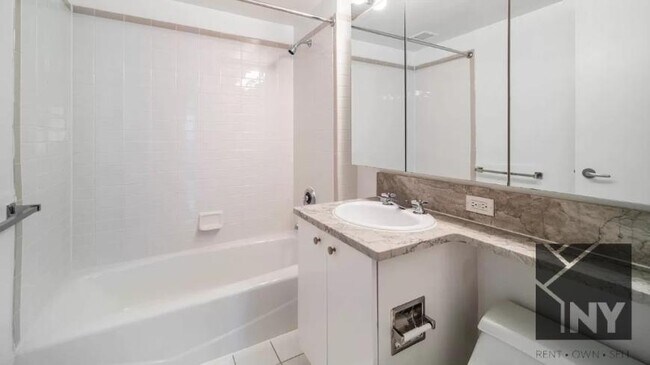 Photo - 3 bedroom in NEW YORK NY 10018 Unit 15E