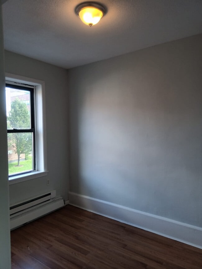 Photo - 133 Hungerford St Unit 2