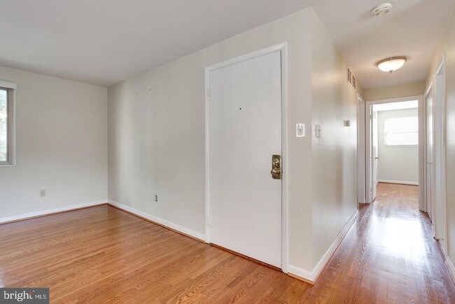 Photo - 4510 Washington Blvd Unit 1