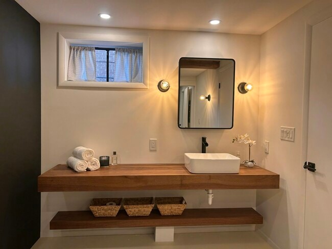 Photo - 315 E 4775 S