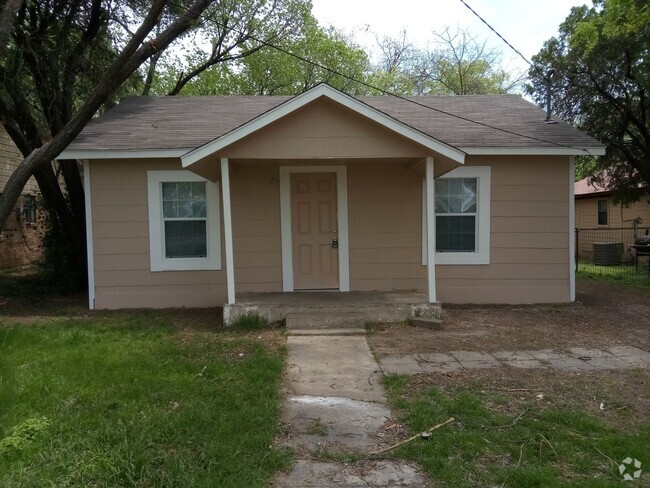 Building Photo - 2 Bedroom 1 bath home