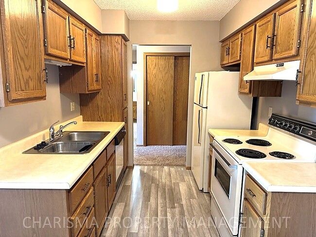 Photo - NEWLY UPDATED 2 BD, 1 BA NEAR DOWNTOWN SIO... Apartment Unit 809 W 10th St #7