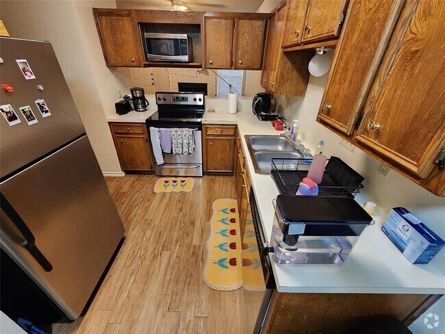 Building Photo - 2414 Longview St Unit 306 Rental