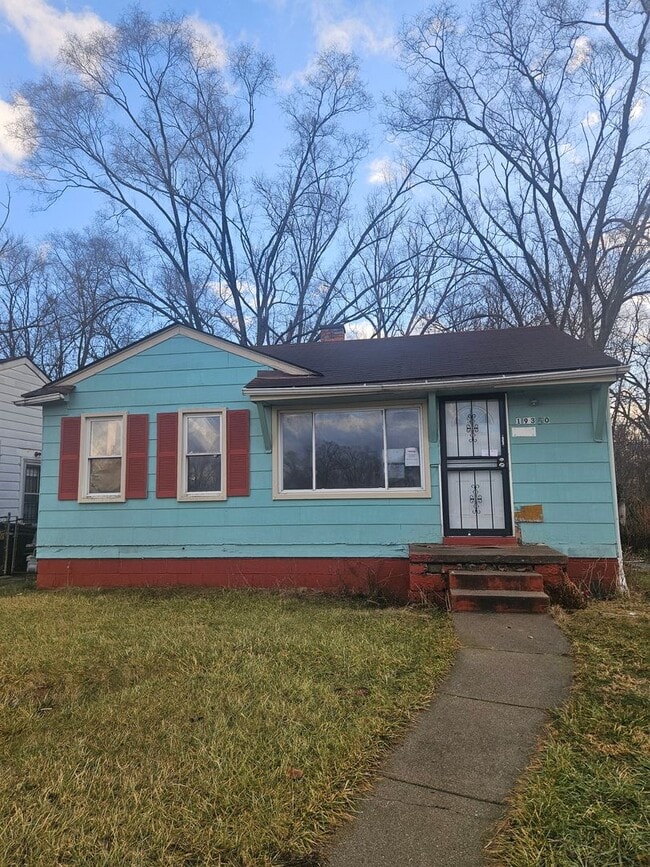 Building Photo - 2 bedroom ranch. Newly Renovated