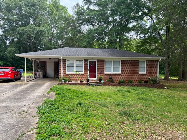 Building Photo - Cute East-Side Gem! Rental