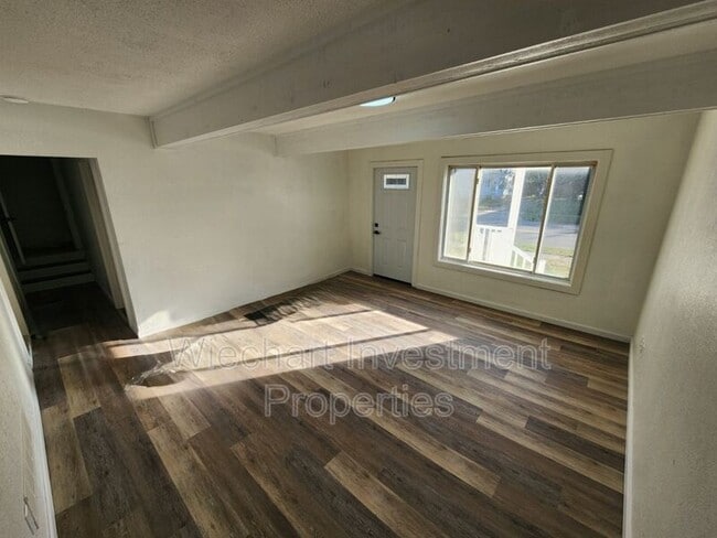 Photo - 613 N West St