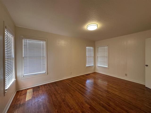 1015 Ave K