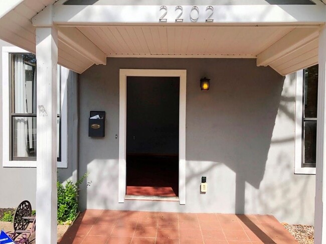 Photo - 2202 East Side Dr