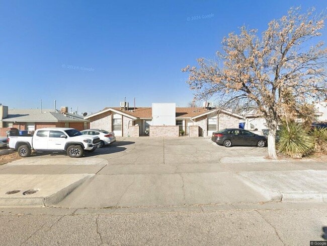 Building Photo - 619 White Cliffs Dr