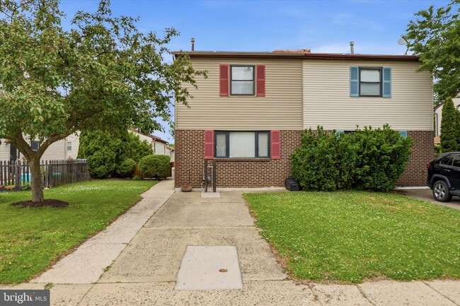 Building Photo - 704 Keely St