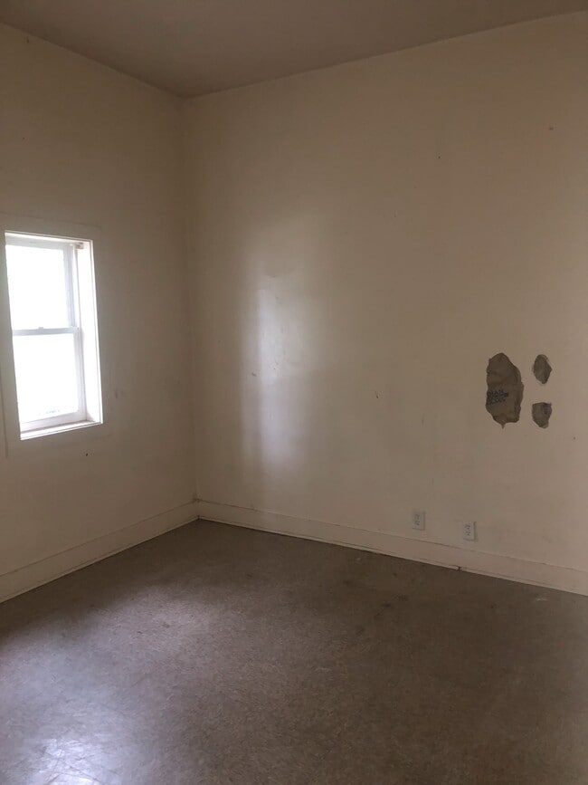 Photo - 1283 S Illinois St