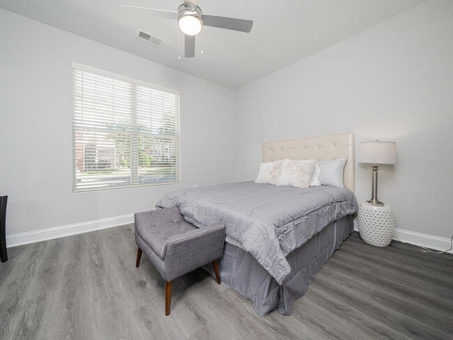 Photo - Brentmoor Apartments