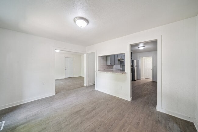 Photo - 1304 S Husband St