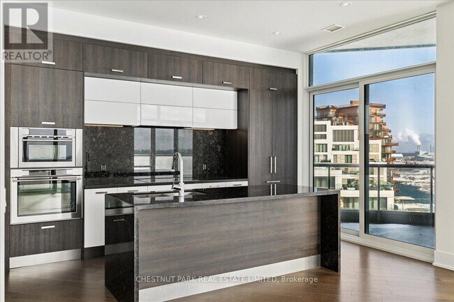 Photo - 1 Edgewater Dr Unité SPH16