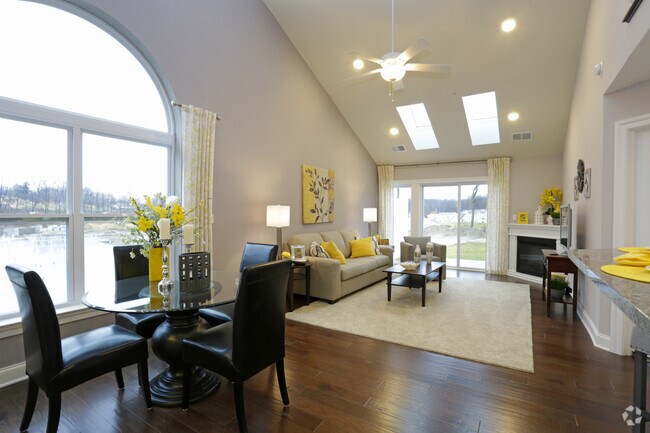 Waterford-Living Room - Clinton Lake