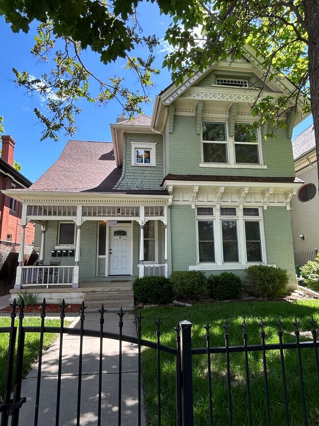 Photo - 208 S Lincoln St Unidad A