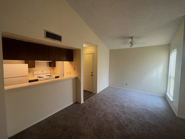 Kitchen / Breakfast Nook View - 2227 Madison Dr Unit 203