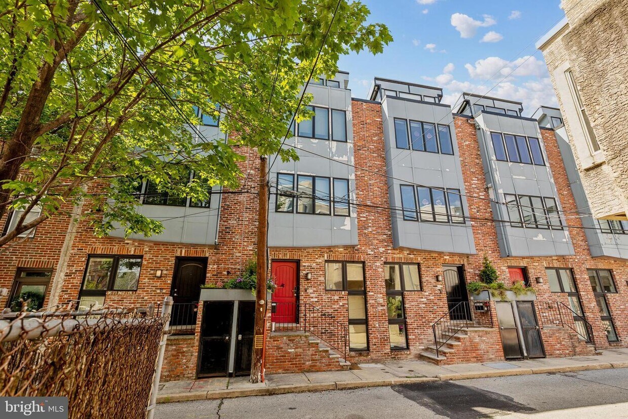 Photo - 724 S Bancroft St (Philadelphia, PA)