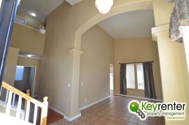 Photo - 1845 Ardfern Way