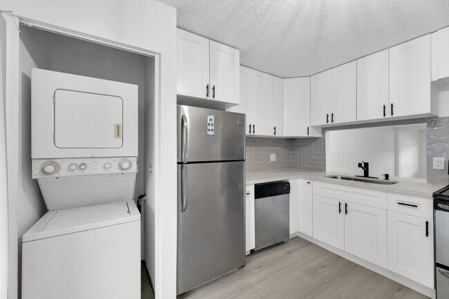 Photo - 904 Banks Rd