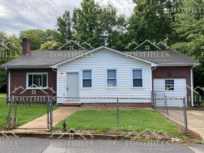 Adorable 3 Bedroom 2 Bath Home located in ... - Adorable 3 Bedroom 2 Bath Home located in ...