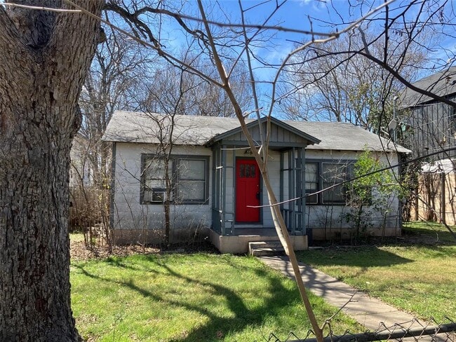 Photo - 611 Clifford Dr