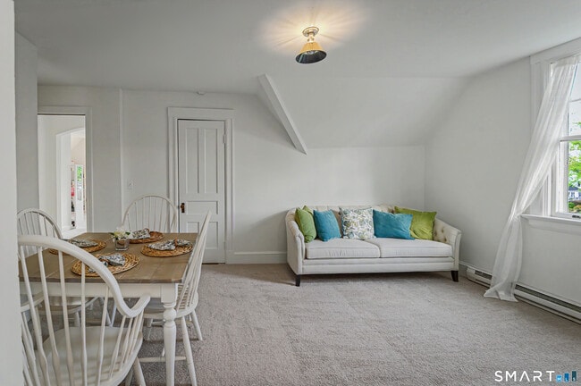 Photo - 398 Wilton Rd W