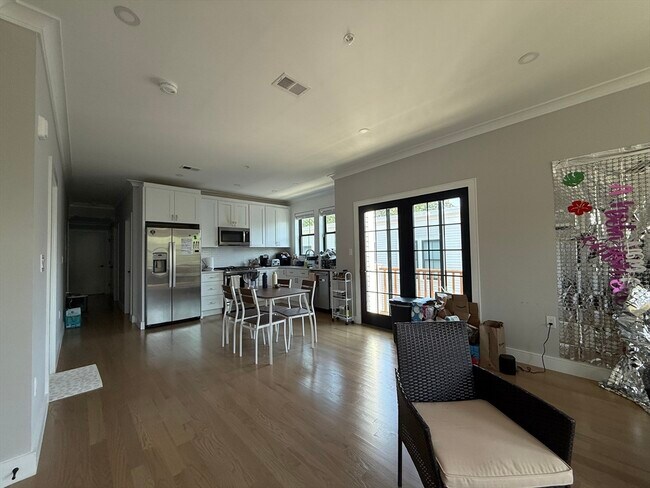 Photo - 285 Lamartine St Unit 3