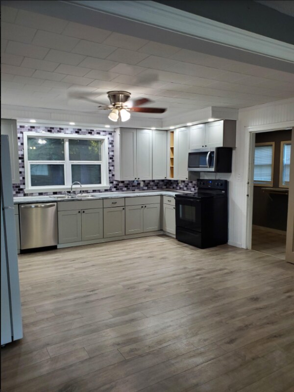 Photo - 809 Hester St