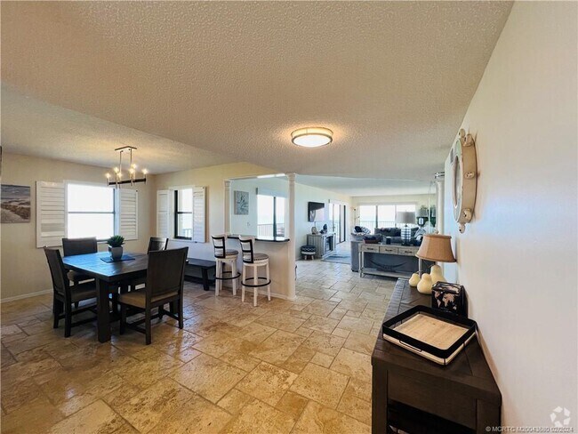 Building Photo - 10044 S Ocean Dr Unit 702 Rental