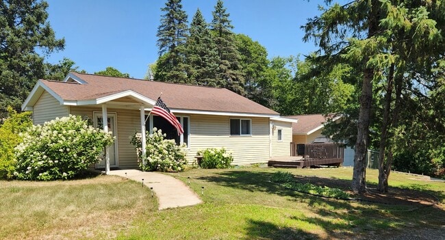 Photo - 31348 Front St