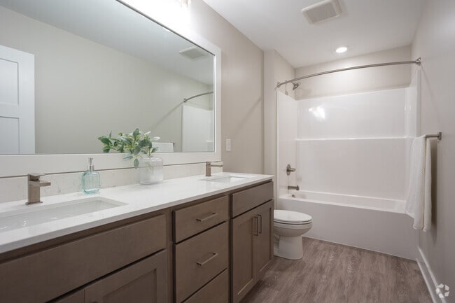 3BR, 2.5BA - 1,498SF - Bathroom