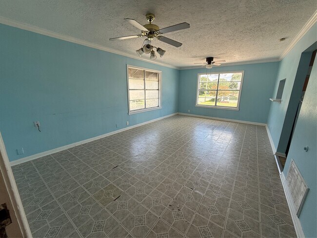 Photo - 1414 East Ave Unit B