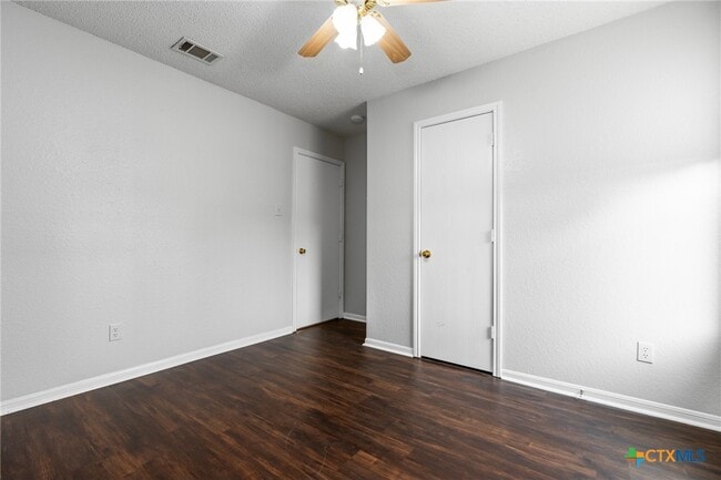 Building Photo - 4203 Fieldcrest Dr