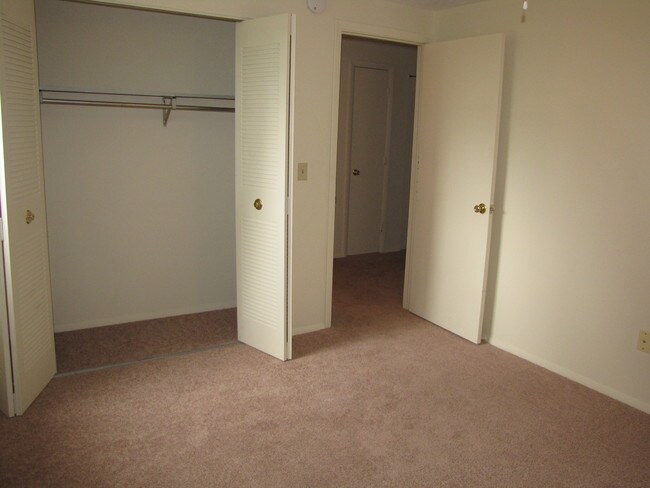 Photo - Bowling Green Village