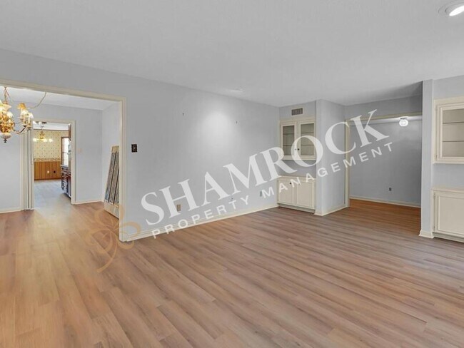 Photo - 4613 Westchester Dr