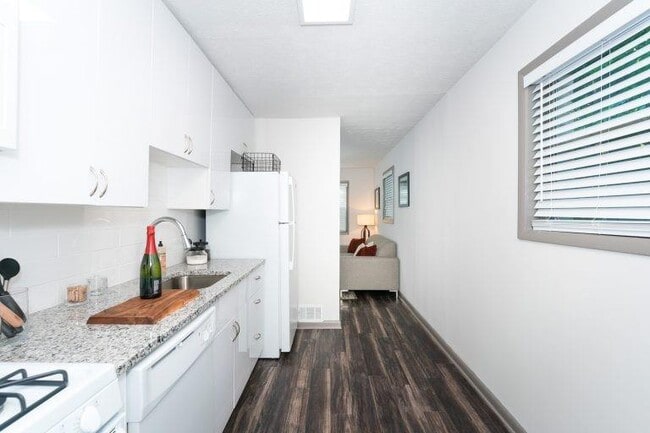 Photo - 921 Myrtle St NE Unidad MYRT-006