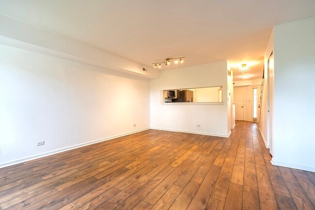 Photo - 514 E Windgate Ct
