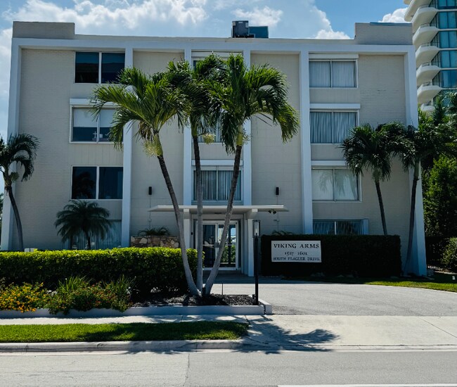 1527 S Flagler Dr