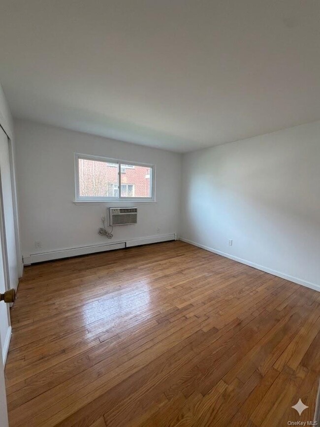 Photo - 629 Wellwood Ave Unit B6