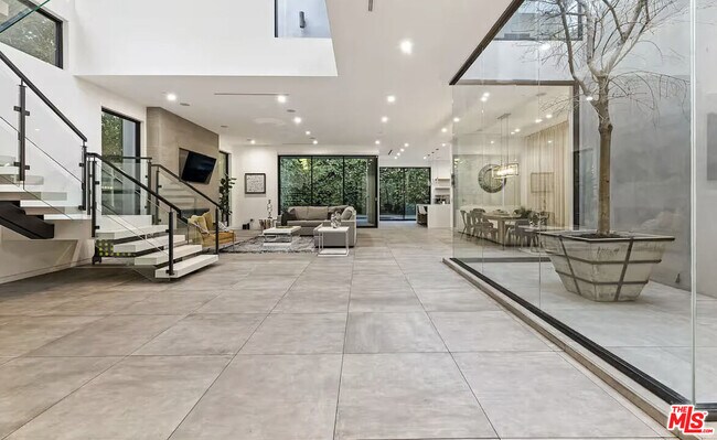 Photo - 742 N Cherokee Ave