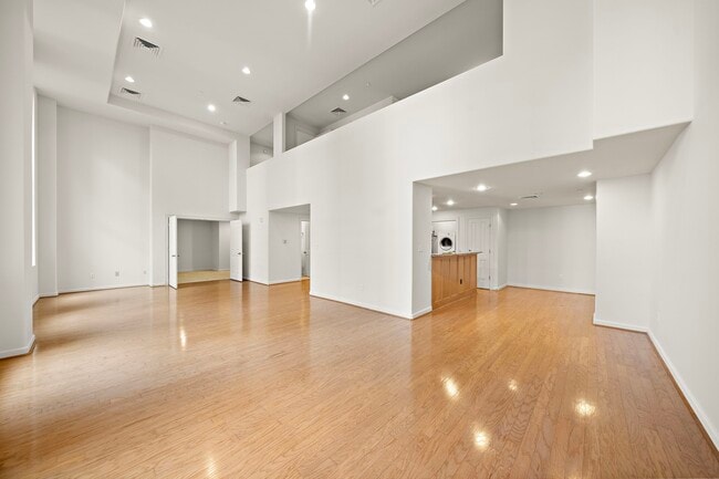 Building Photo - 914 Main St Unit 1105 Rental